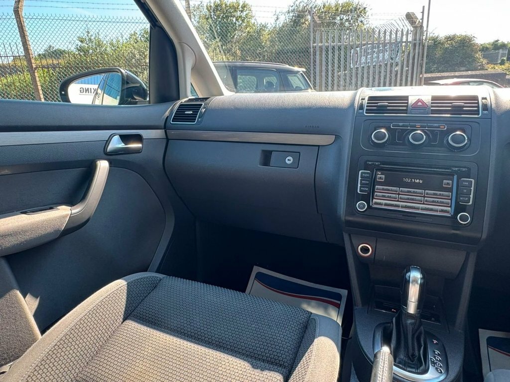 Volkswagen Touran 1.4 Tsi Dsg ,7 Seater , Silver #25