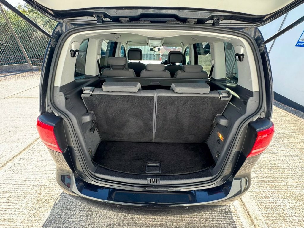 Volkswagen Touran 1.6L Se Black #6