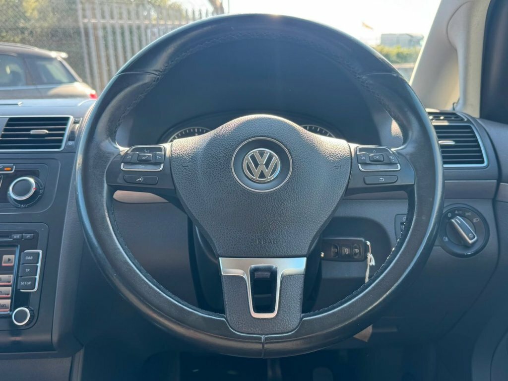 Volkswagen Touran 1.4 Tsi Dsg ,7 Seater , Silver #30