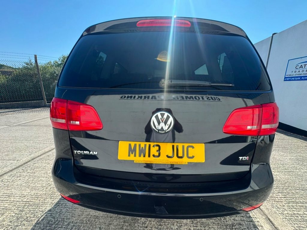 Volkswagen Touran 1.6L Se Black #4