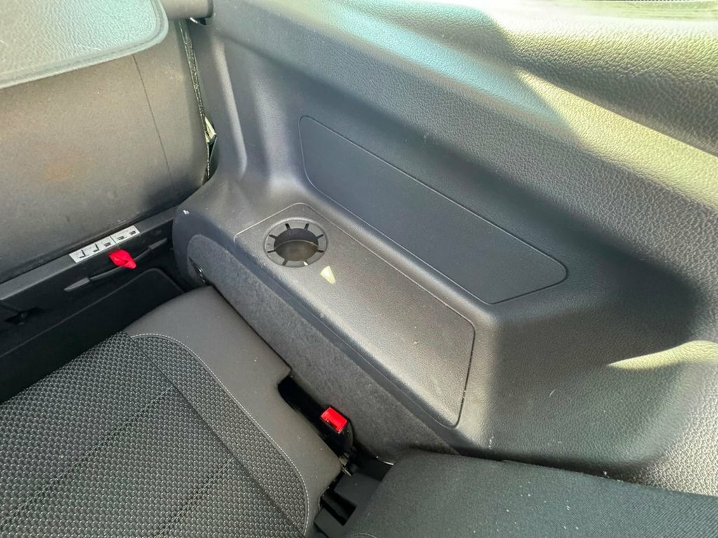 Volkswagen Touran 1.4 Tsi Dsg ,7 Seater , Silver #8