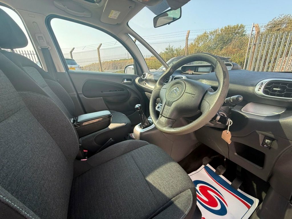 Citroen C3 Picasso Selection Red #37