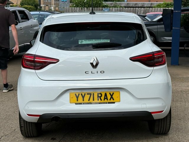 Renault Clio Tce Iconic Hatchback YY71RAX White #5