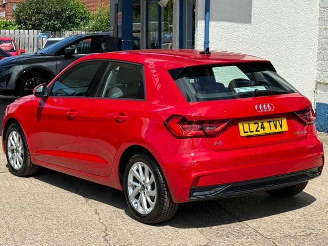 Audi A1 1.0 Tfsi 25 Sport Sportback Euro Red #4