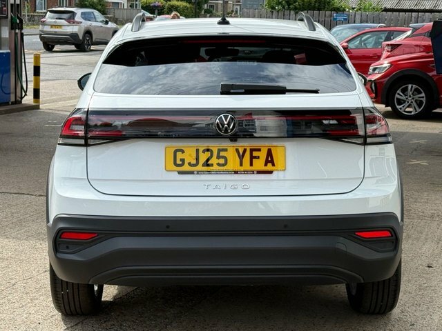 Volkswagen Taigo Tsi Match Suv White #5