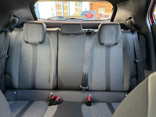 Peugeot 2008 1.2 Puretech Allure Suv Eat Euro 6 Ss White #54