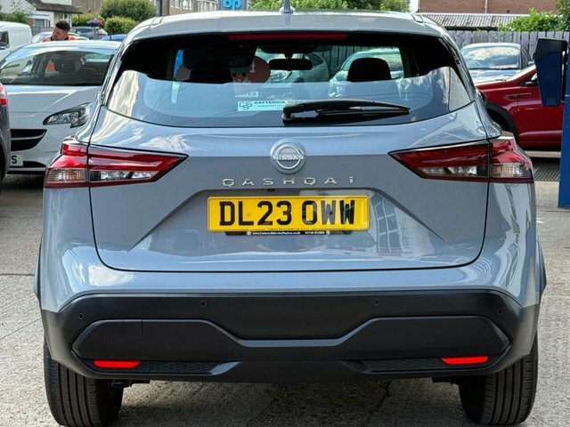 Nissan Qashqai 1.3 Dig-t Mhev Acenta Premium Suv Hybri Grey #5