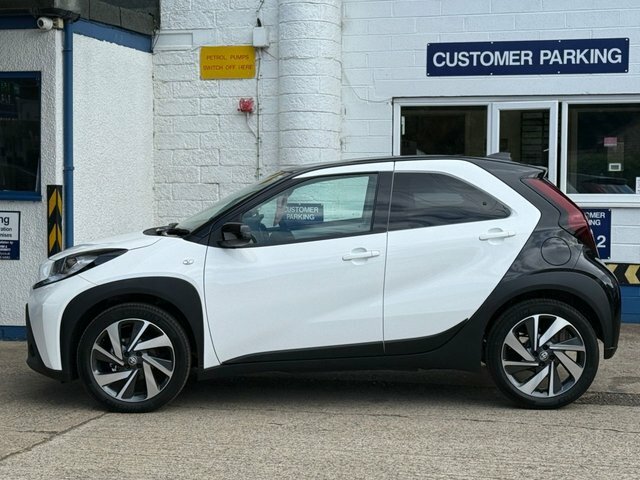 Toyota Aygo X Vvt-i Edge Hatchback White #3