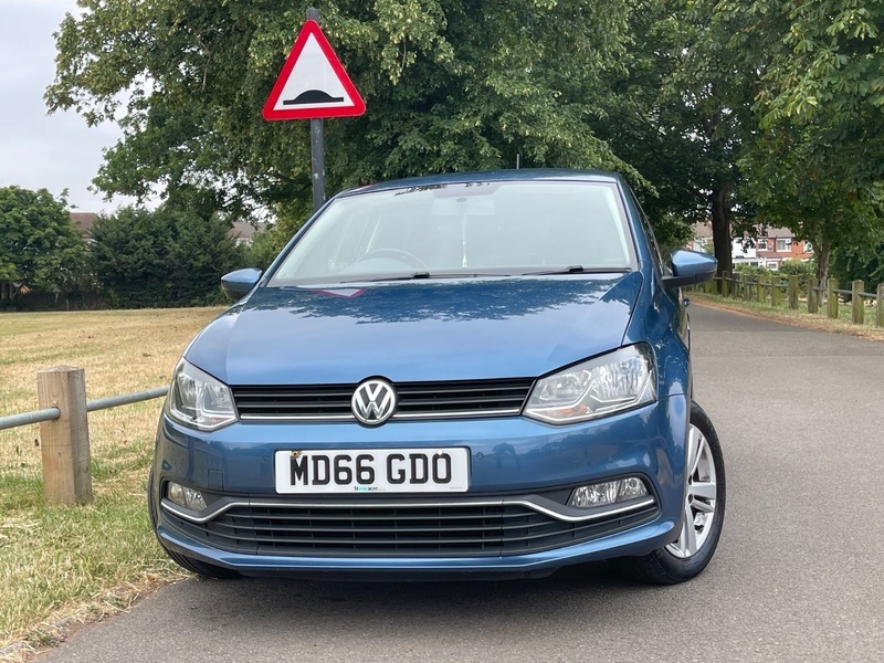 Volkswagen Polo 1.0 S 60 Bhp Red #3