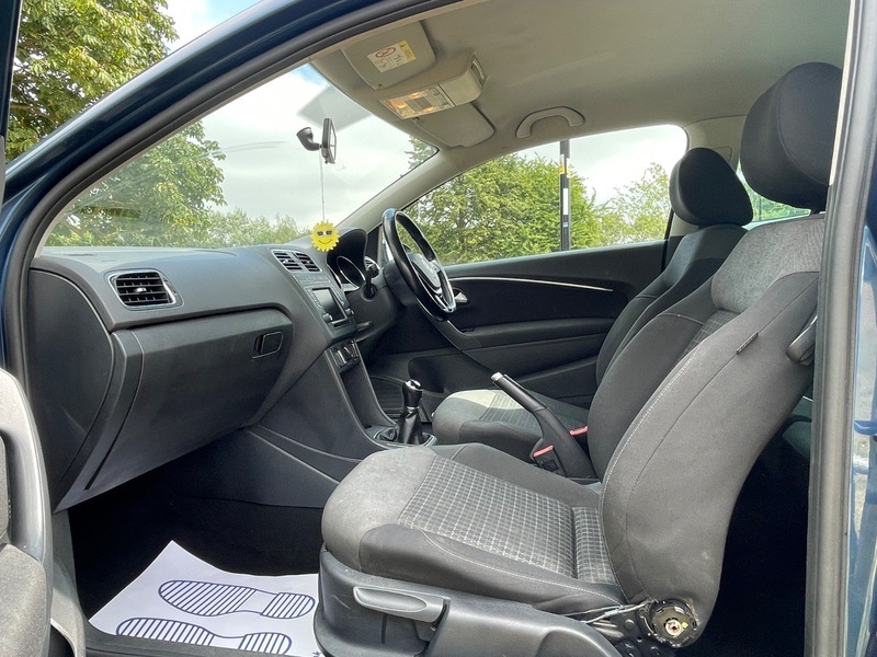 Volkswagen Polo 1.0 S 60 Bhp Red #37