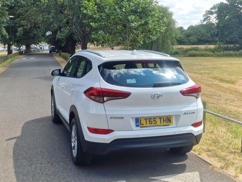 Hyundai Tucson  Beige #17