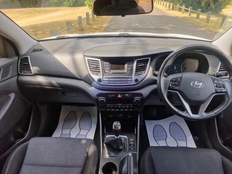 Hyundai Tucson  Beige #38