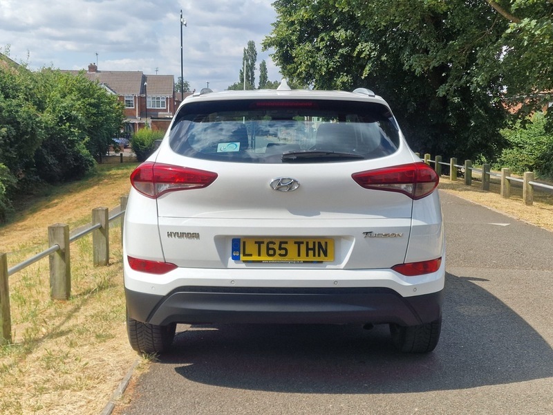 Hyundai Tucson  Beige #18