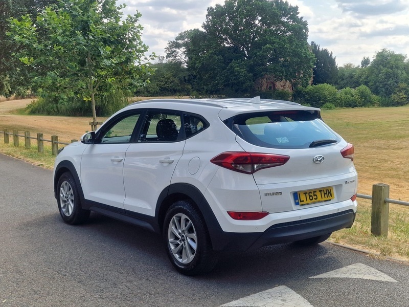 Hyundai Tucson  Beige #16