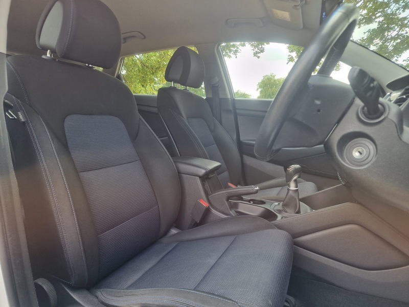 Hyundai Tucson  Beige #37