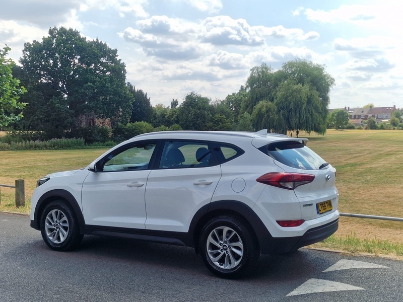 Hyundai Tucson  Beige #14