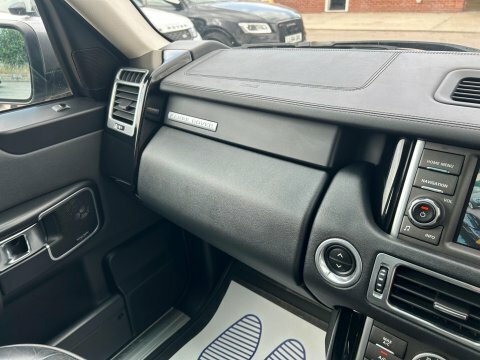 Land Rover Range Rover Vogue Se Black #28