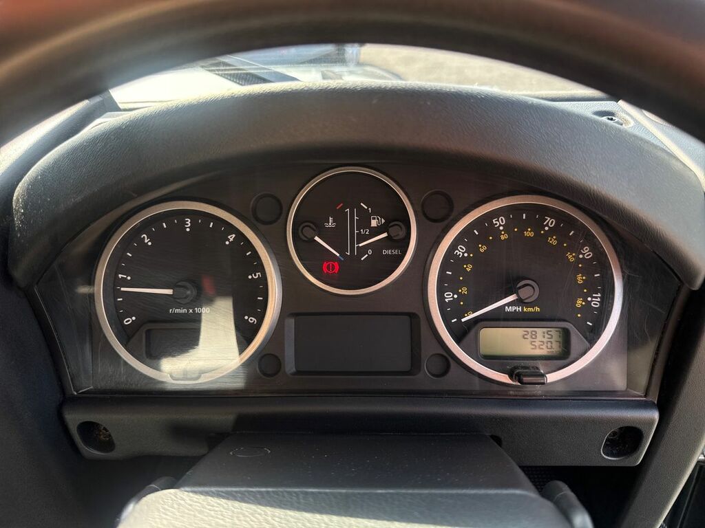 Land Rover Defender 90 2.2 Td Xs Station Black #20
