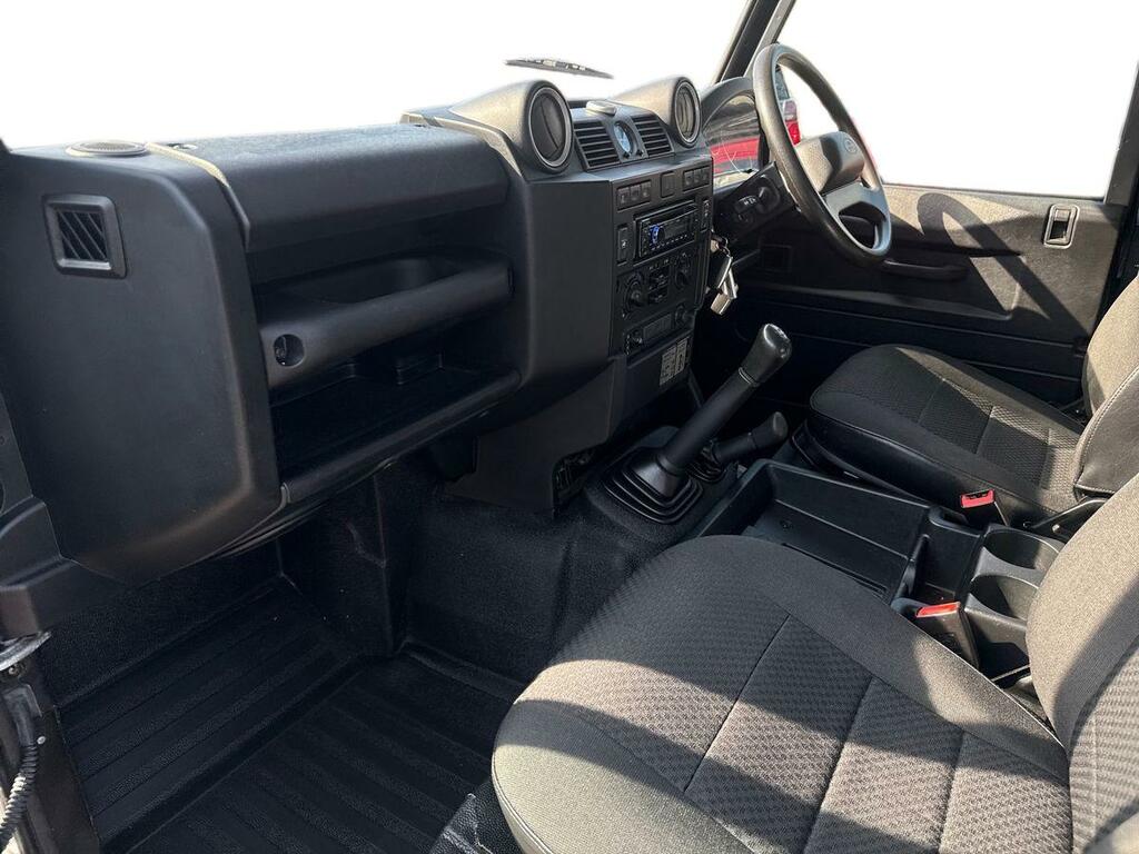 Land Rover Defender 90 2.2 Td Xs Station Black #13