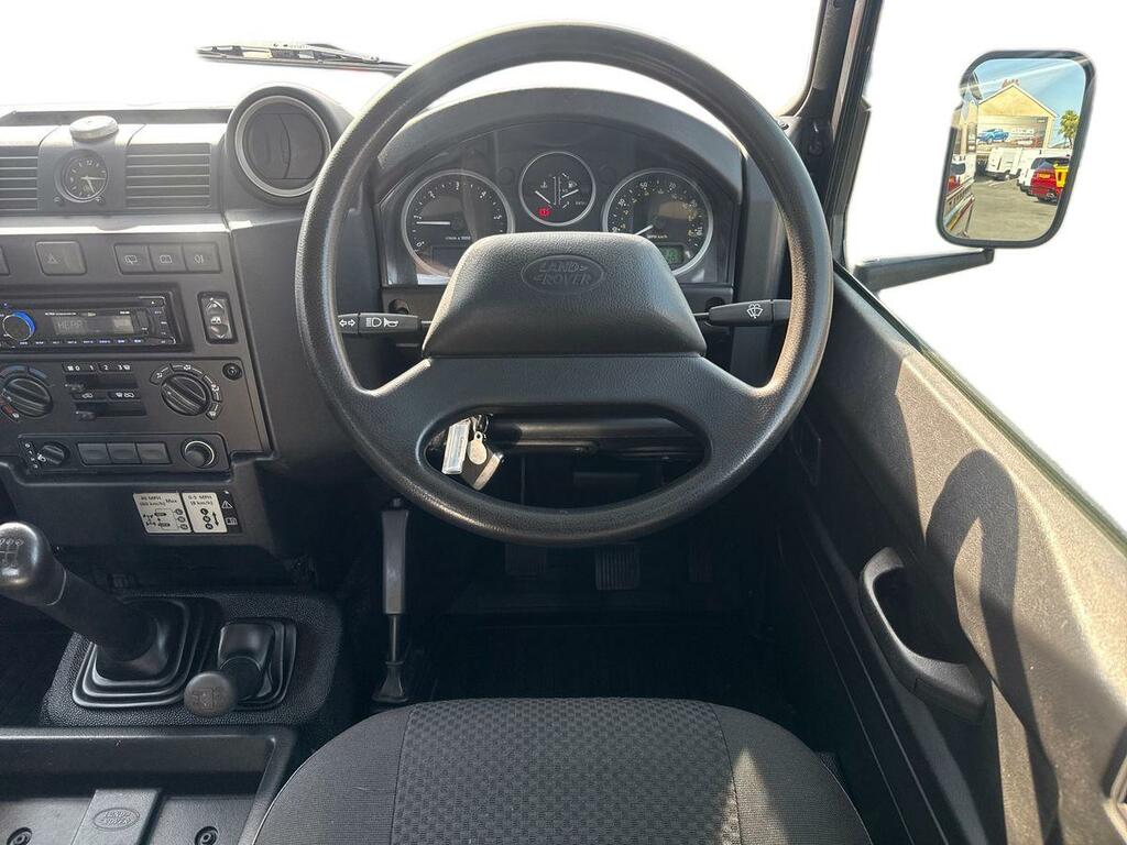 Land Rover Defender 90 2.2 Td Xs Station Black #11