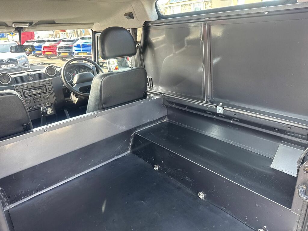 Land Rover Defender 90 2.2 Td Xs Station Black #25