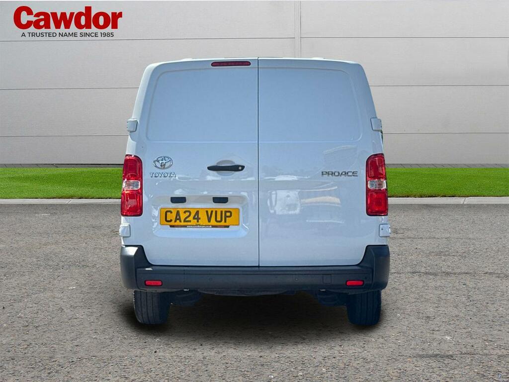 Toyota PROACE Icon White #4