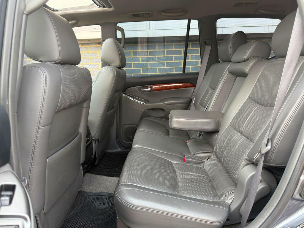 Toyota Land Cruiser D-4d Invincible Grey #16