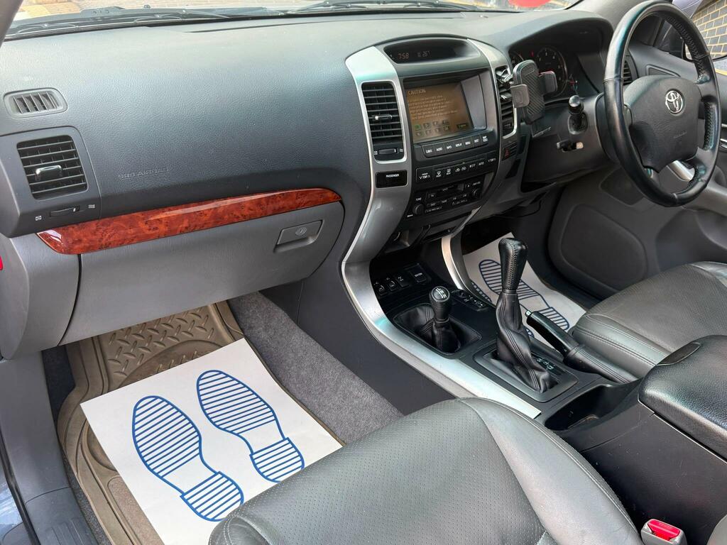 Toyota Land Cruiser D-4d Invincible Grey #15