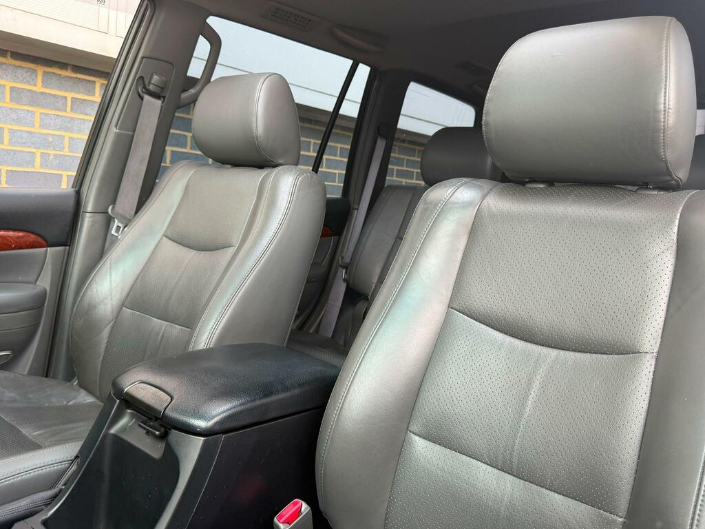 Toyota Land Cruiser D-4d Invincible Grey #34