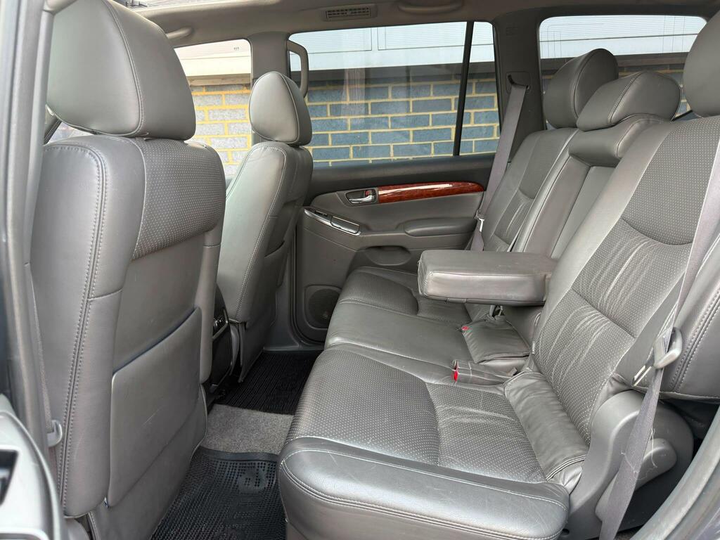 Toyota Land Cruiser D-4d Invincible Grey #17