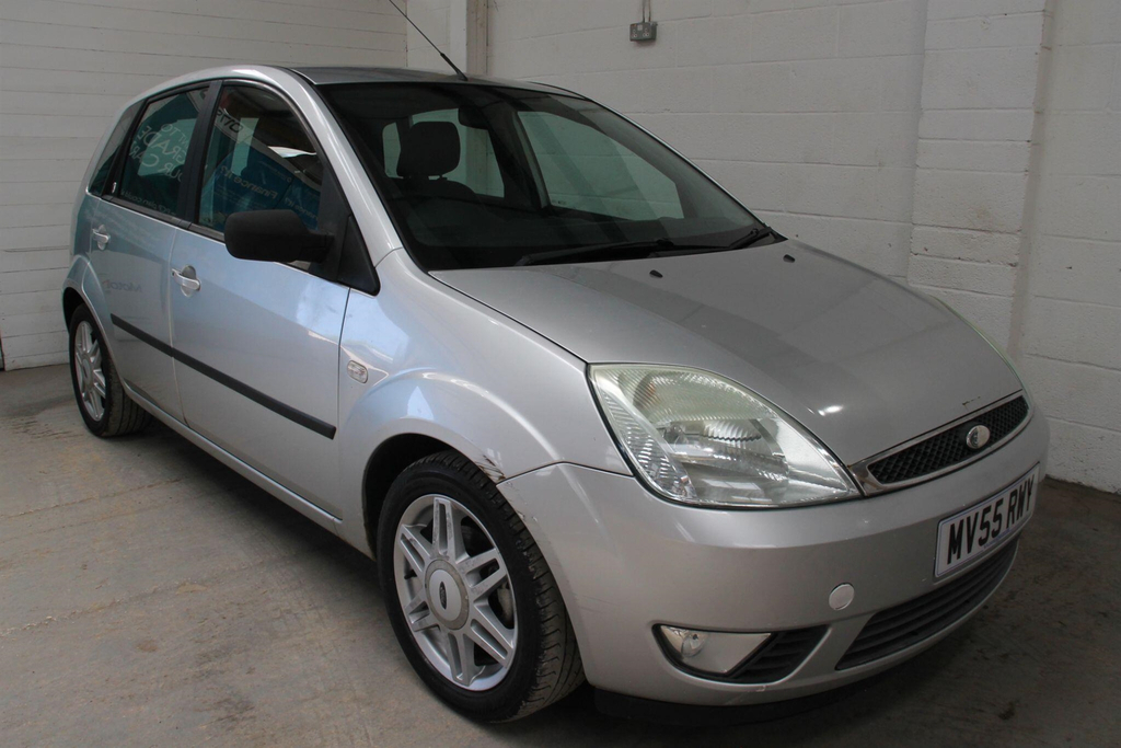 Ford Fiesta 1.6 Ghia Silver