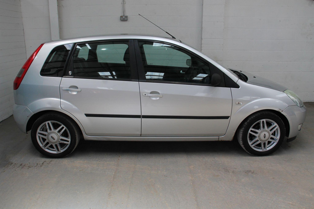 Ford Fiesta 1.6 Ghia MV55RWY Silver #2