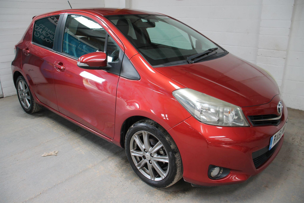 Toyota Yaris 1.33 Dual Vvt-i Sr Euro 5 Red