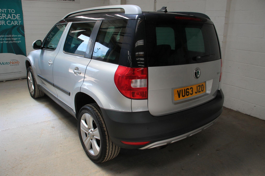 Skoda Yeti 1.2 Tsi Se Plus Dsg Euro 5 Silver #4