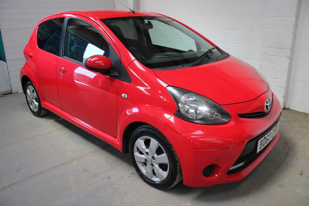 Toyota Aygo 1.0 Vvt-i Move Euro 5 BD63CHV Red #2