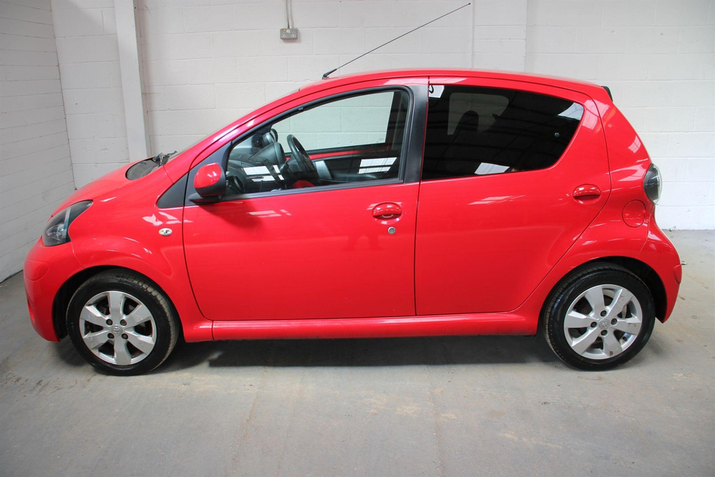 Toyota Aygo 1.0 Vvt-i Move Euro 5 BD63CHV Red #6
