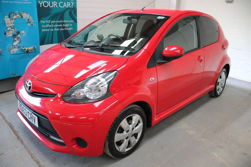 Toyota Aygo 1.0 Vvt-i Move Euro 5 BD63CHV Red #5