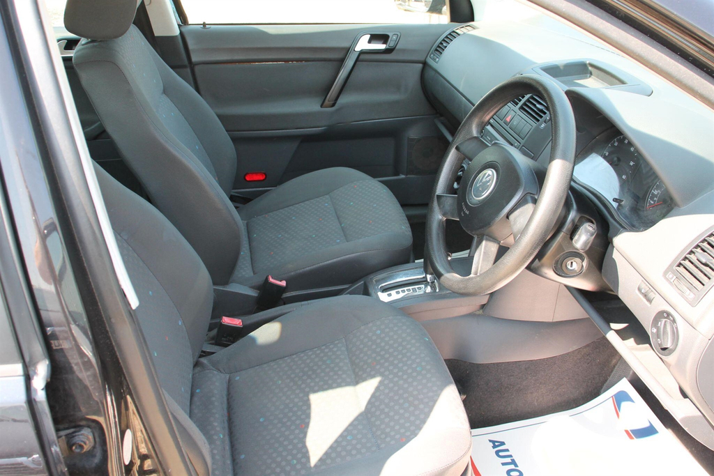 Volkswagen Polo E #13