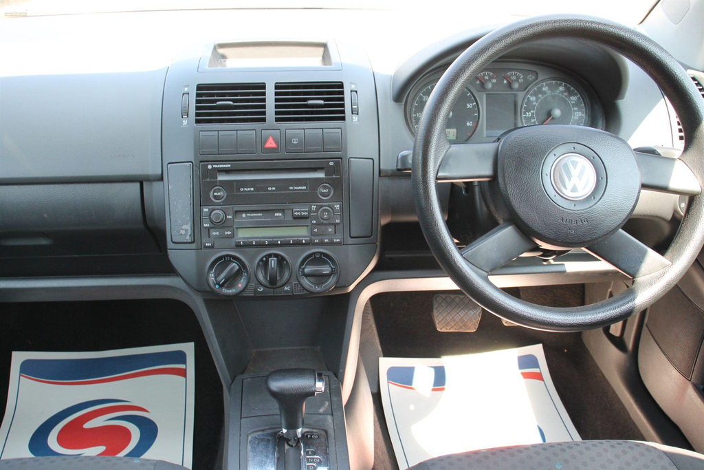 Volkswagen Polo E #19