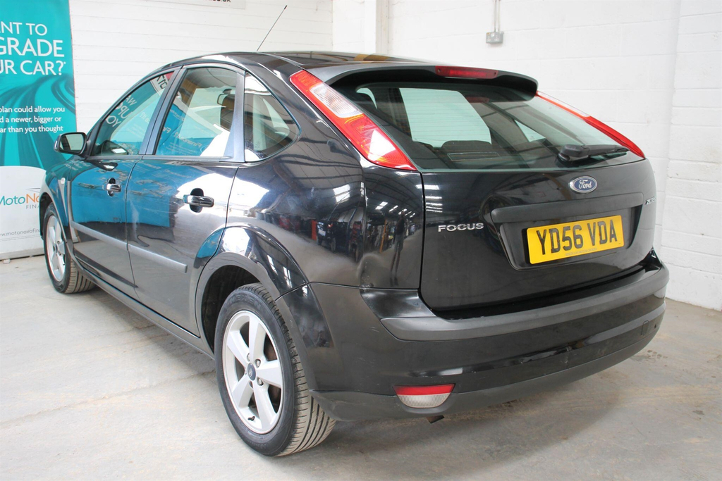 Ford Focus 1.6 Zetec Climate Black #5