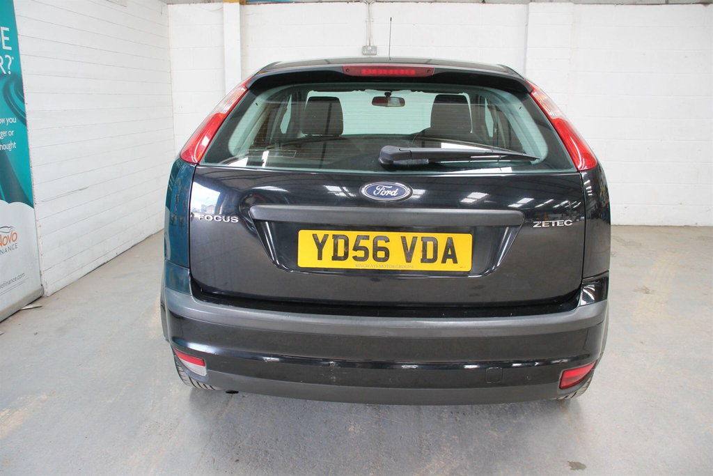 Ford Focus 1.6 Zetec Climate Black #6