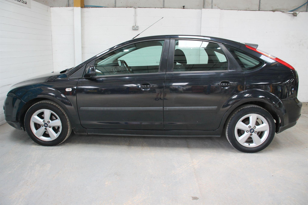 Ford Focus 1.6 Zetec Climate Black #4