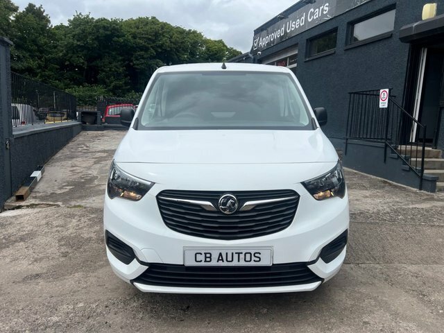 Vauxhall Combo 2020 1.6 Turbo D 2300 Sportive Panel Van Diese White #2