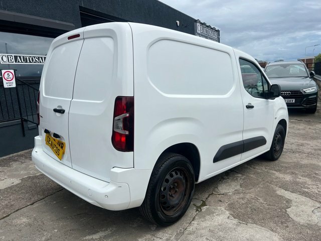 Vauxhall Combo 2020 1.6 Turbo D 2300 Sportive Panel Van Diese White #3
