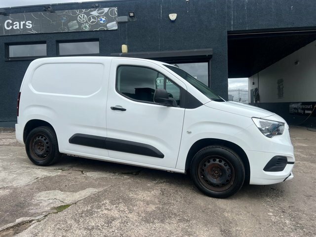 Vauxhall Combo 2020 1.6 Turbo D 2300 Sportive Panel Van Diese White #4
