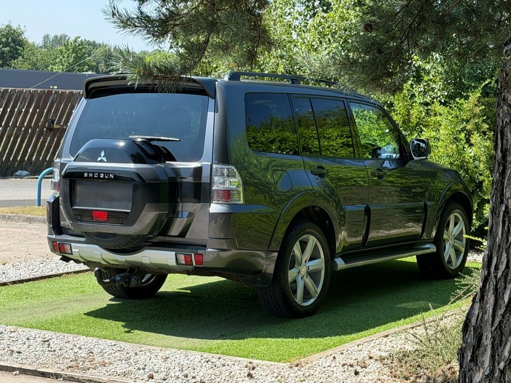 Mitsubishi Shogun 3.2 Di-d Sg3 7 Seat Large Family Suv 4X4 Au Green #5