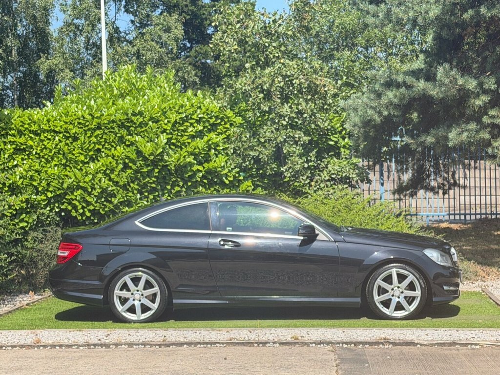 Mercedes-Benz C Class 2.1L Amg Sport Black #2