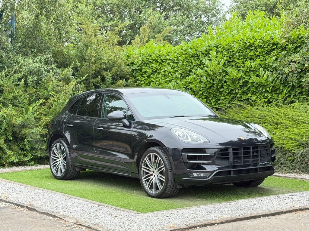 Porsche Macan 3.6L Turbo Black
