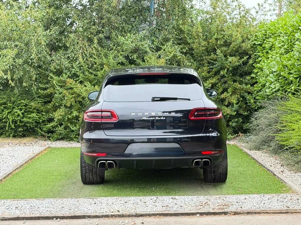 Porsche Macan 3.6L Turbo Black #4