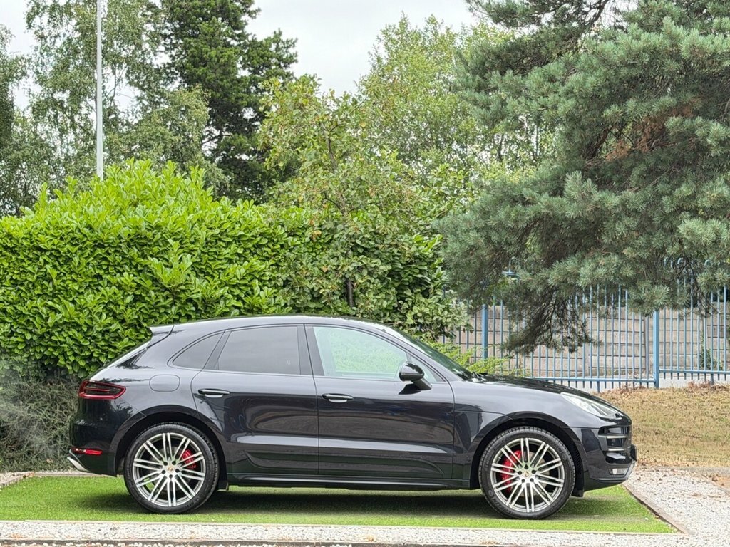 Porsche Macan 3.6L Turbo Black #2